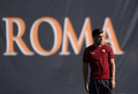 Strootman undergoes third knee operation