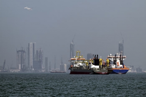 Tankers Move Through Strait of Hormuz as Limited Oil and Gas Shipments Resume
