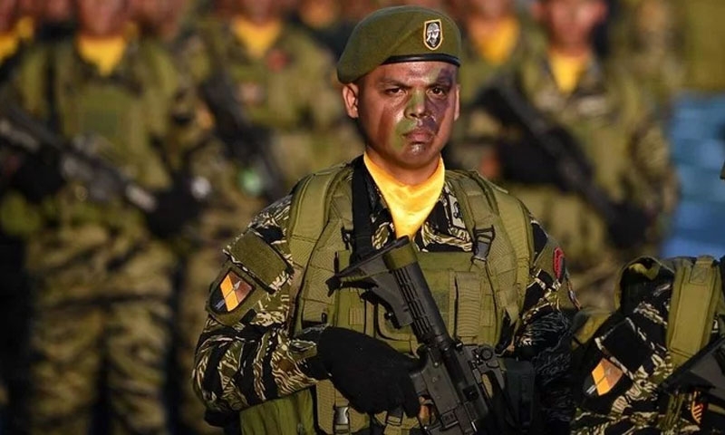 Philippines hunts for bombers 