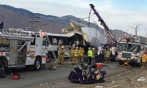 13 dead in California tour bus, truck crash 13 dead in California tour bus, truck crash