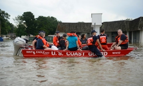Seven dead, 30,000 rescued in record Louisiana floods