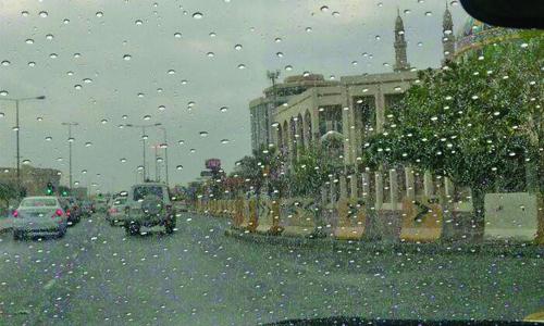 Fleeting rain deluges social media with posts