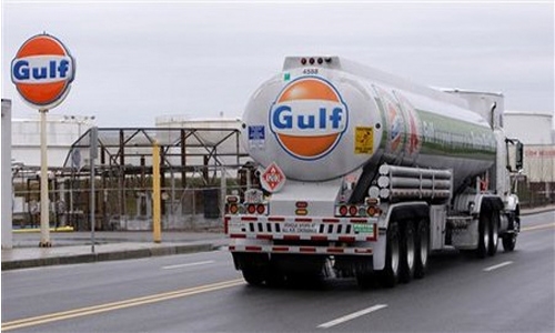 Gas tanker overturns in RAK Gas tanker overturns in RAK