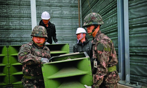 Koreas start to dismantle loud speakers Koreas start to dismantle loud speakers