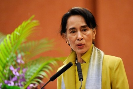 Myanmar's Suu Kyi begins election bid with first rally Myanmar's Suu Kyi begins election bid with first rally