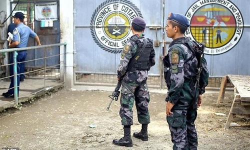 Thirteen escape in latest Philippine jailbreak Thirteen escape in latest Philippine jailbreak