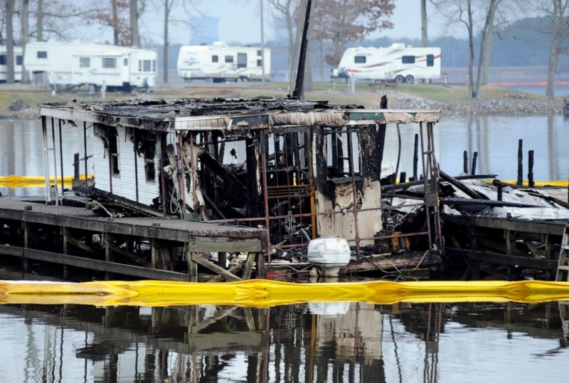 4 children among those killed in massive fire that destroyed 35 boats at Alabama dock