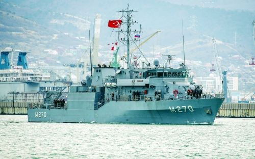 Ukraine hits key Russian oil terminal after US warning