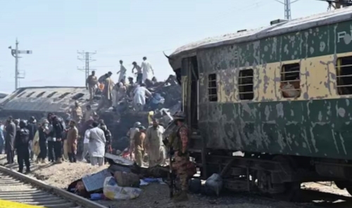 Dozens killed in blast targeting train in Pakistan Dozens killed in blast targeting train in Pakistan
