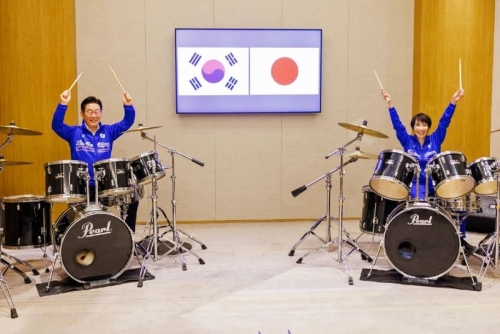 Japanese PM and South Korean President Go Viral with Surprise Duet