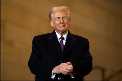 Trump Signs Order Easing Dismissal of 8,000 Federal Workers