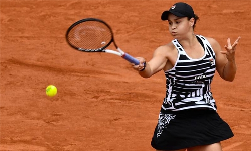 Barty, Vondrousova set up title clash