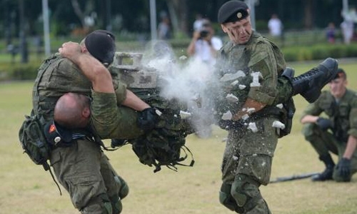 Russian Marines in smashing Philippine charm offensive