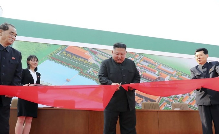 North Korea's Kim makes first public appearance in weeks