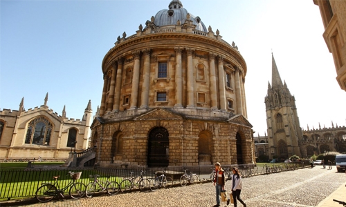 Oxford University to launch first online 'Mooc' course Oxford University to launch first online 'Mooc' course