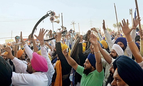 Pakistani police arrest five for desecrating Sikh's turban