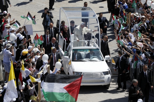 Francis’s popemobile converted into clinic for Gazan children 