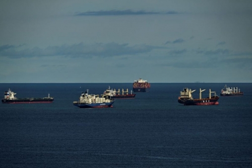 Panama Canal to cut ship traffic as El Nino drought worsens Panama Canal to cut ship traffic as El Nino drought worsens