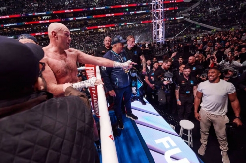 Joshua signs deal to fight Fury, says Hearn