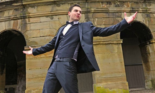 Diehard German SRK fan wants to be a Bollywood actor Diehard German SRK fan wants to be a Bollywood actor