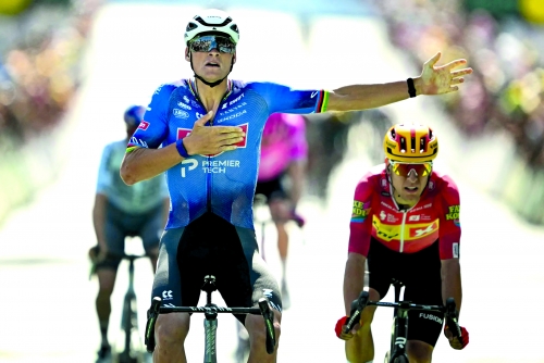 Van der Poel stays calm in the heat to win Tour de France stage nine Van der Poel stays calm in the heat to win Tour de France stage nine
