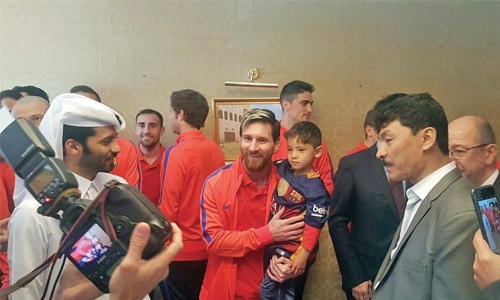 Afghan boy meets his idol Afghan boy meets his idol