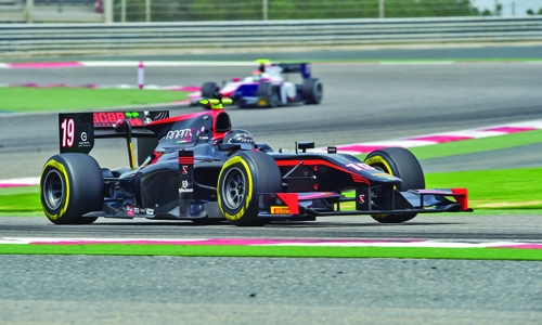 De Vries goes fastest De Vries goes fastest