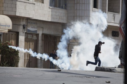 Clashes at Jerusalem holy site as Jewish holiday starts Clashes at Jerusalem holy site as Jewish holiday starts