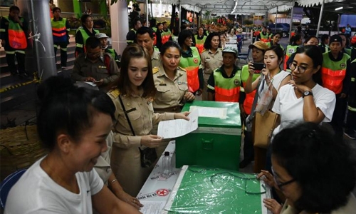 Thai junta takes shock lead Thai junta takes shock lead