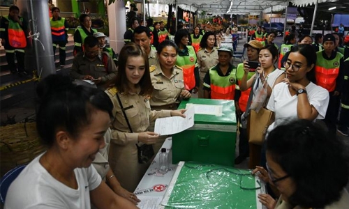 Thai junta takes shock lead
