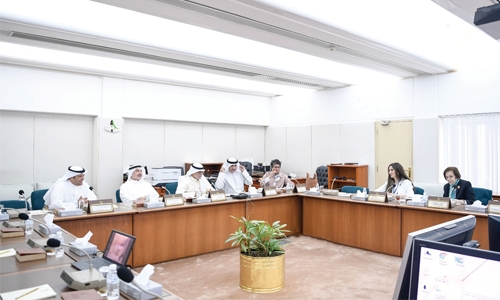 Kuwait approves fees on expats’ remittances Kuwait approves fees on expats’ remittances