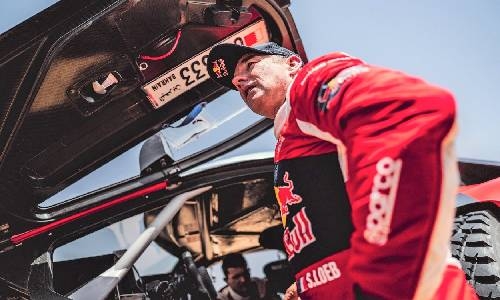 Loeb takes lead in World Rally-Raid Championship