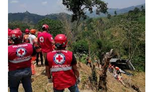 20 killed as truck plunges down ravine in Philippines 20 killed as truck plunges down ravine in Philippines