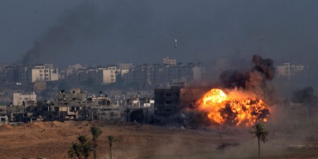 Libya militia ‘launches air raids’ against IS