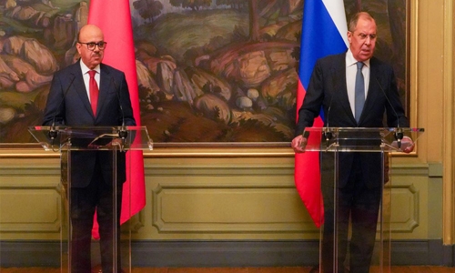 Bahrain, Russia to boost ties, back Palestinians 