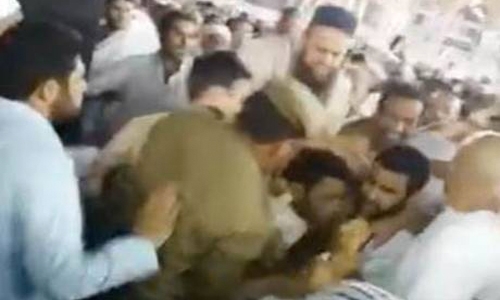 Man tried to set himself ablaze, not Kaaba, security forces say Man tried to set himself ablaze, not Kaaba, security forces say