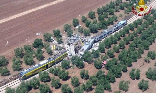 Ten dead in Italy train crash