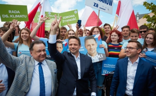 Poland presidential election in closely-contested