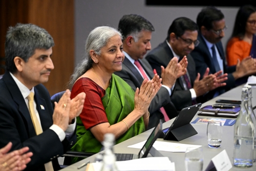 India's annual growth hits 6.5% India's annual growth hits 6.5%