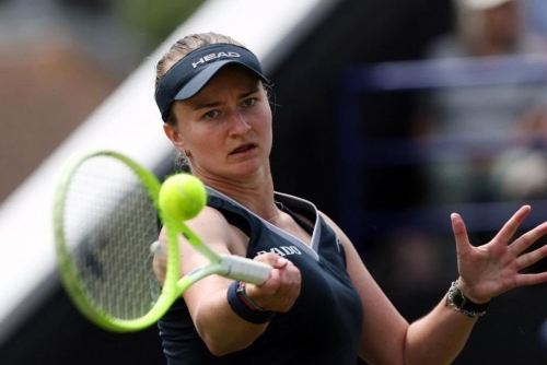 Krejcikova suffers injury scare ahead of Wimbledon defence Krejcikova suffers injury scare ahead of Wimbledon defence