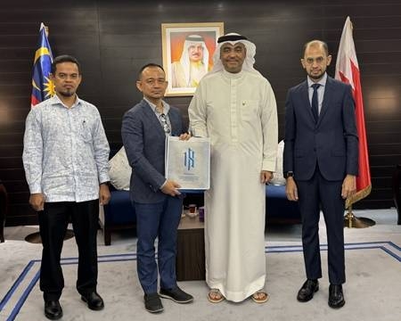 Bahrain Ambassador Meets Former Malaysian Minister to Strengthen Bilateral Ties Bahrain Ambassador Meets Former Malaysian Minister to Strengthen Bilateral Ties