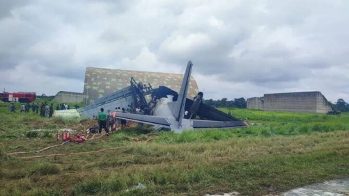 5 Killed as Indian Air Force An-32 Crashes While Landing in Assam 5 Killed as Indian Air Force An-32 Crashes While Landing in Assam