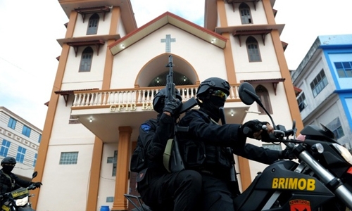 Indonesian police shoot dead two terror suspects