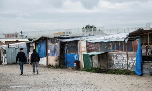 Closing down sale at Calais 'Jungle' shops