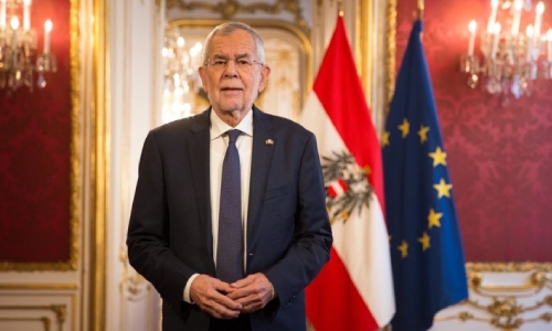Austrian president opens palace for hundreds to get Covid-19 vaccine