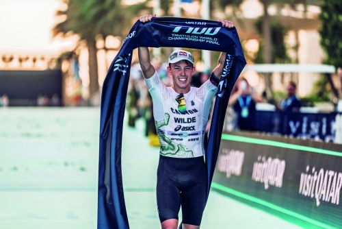 Wilde and Waugh crowned T100 triathlon world champions in Qatar Wilde and Waugh crowned T100 triathlon world champions in Qatar