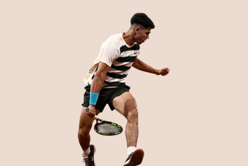 Swiatek sweeps past Raducanu into French Open third round Swiatek sweeps past Raducanu into French Open third round