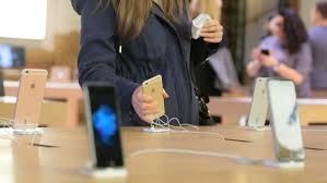Apple fined in France over iPhone-slowing software