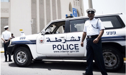 Bahrain undercover agents catch three for selling narcotics