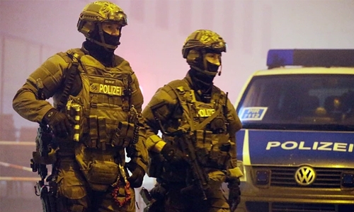 Germany hunts suspects linked to New Year 'IS terror plot' Germany hunts suspects linked to New Year 'IS terror plot'